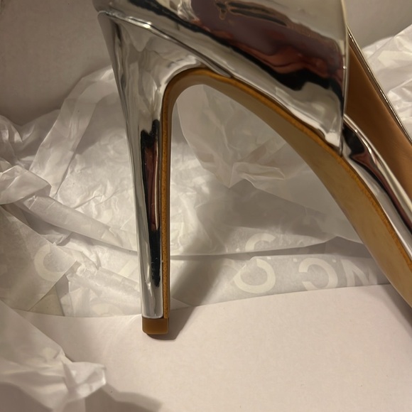 Silver high heels - Picture 4 of 5